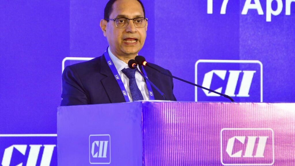 SEBI chief rules out aptitude test for retailers in F&O trade