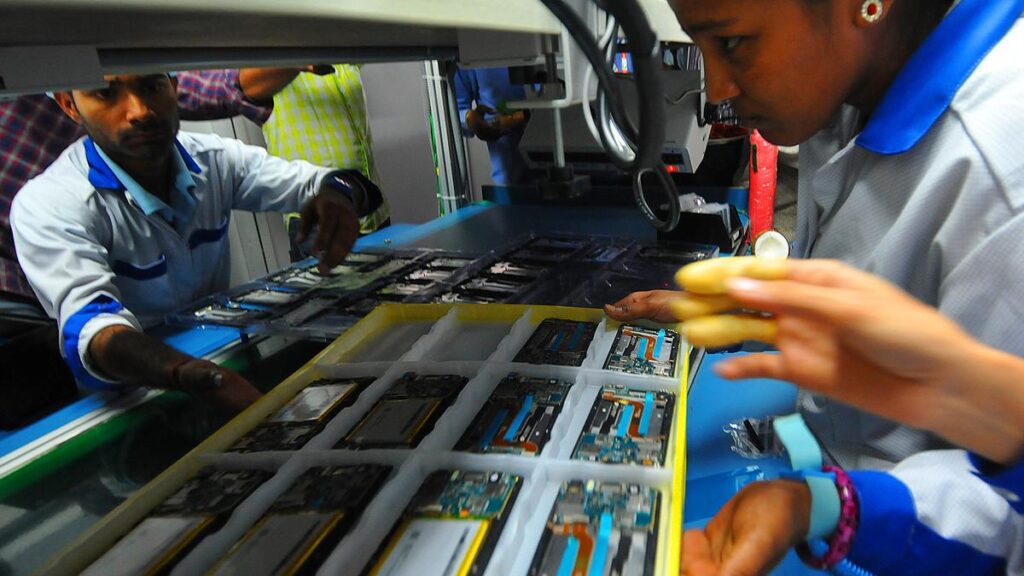 India’s electronics exports jump 47% in Q1; U.S., UAE, China top destinations