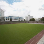 Katy Perry goes unnoticed by Scotlands soccer coach as his team shares a hotel with pop star