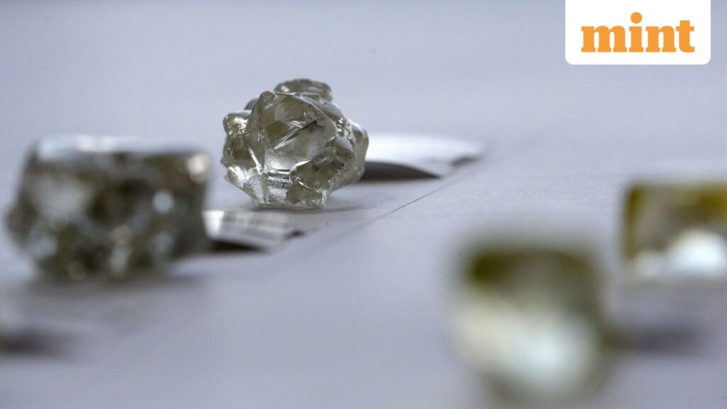 Angola seeks 20%-30% stake in De Beers: Report