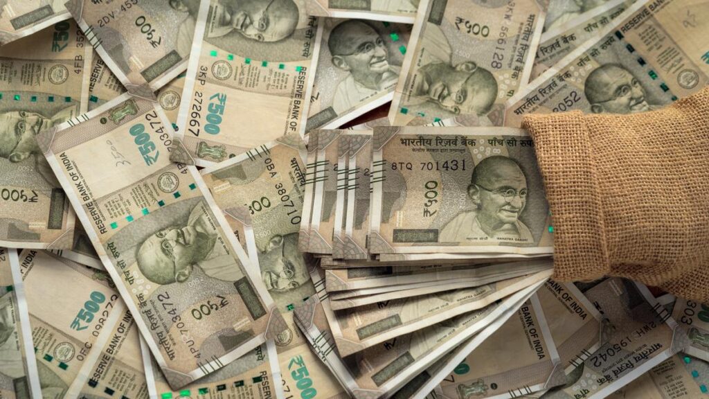Rupee settles on flat note, 3 paise higher at 95.71 against U.S. dollar