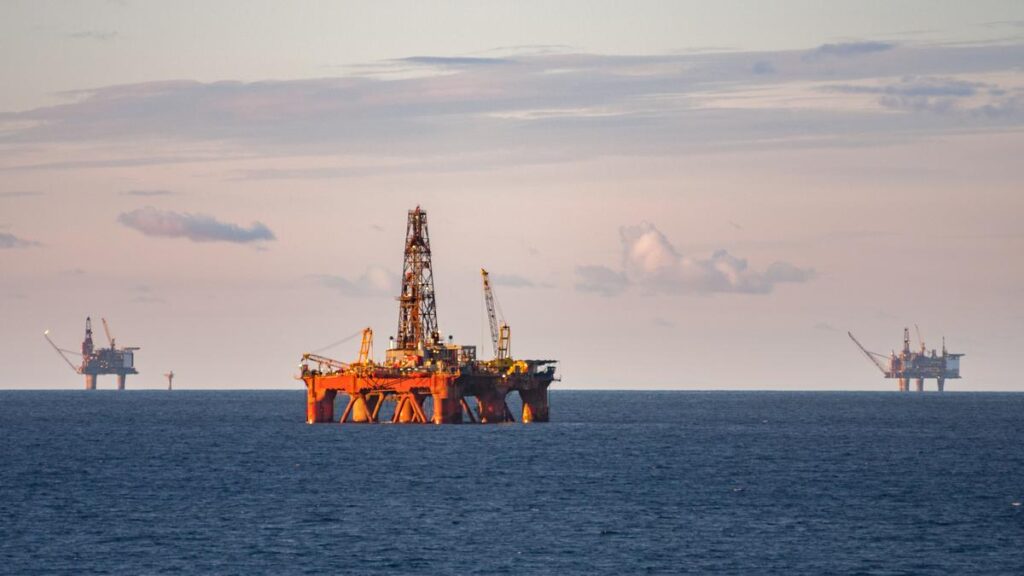 As oil prices rise, RBI opens special window for PSU oil firms to meet their daily dollar need